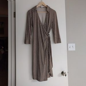 Diane von Furstenberg silk wrap dress EUC sz M